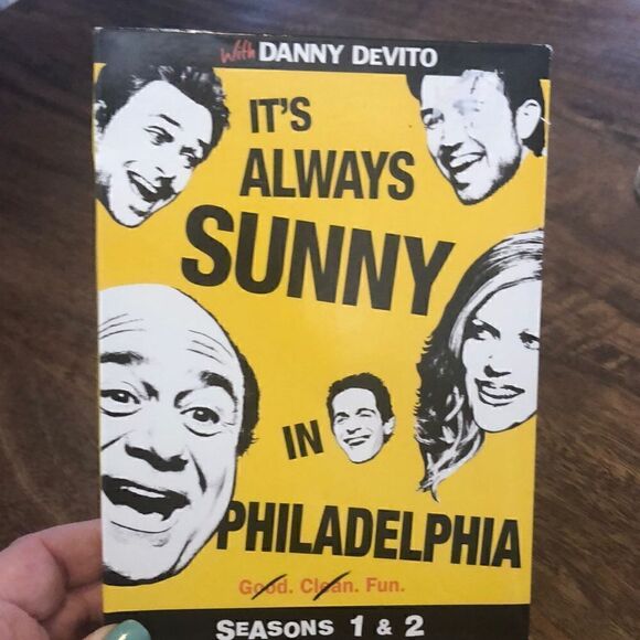 Its Always Sunny in Philadelphia Season 1 & 2 - Picture 1 of 4